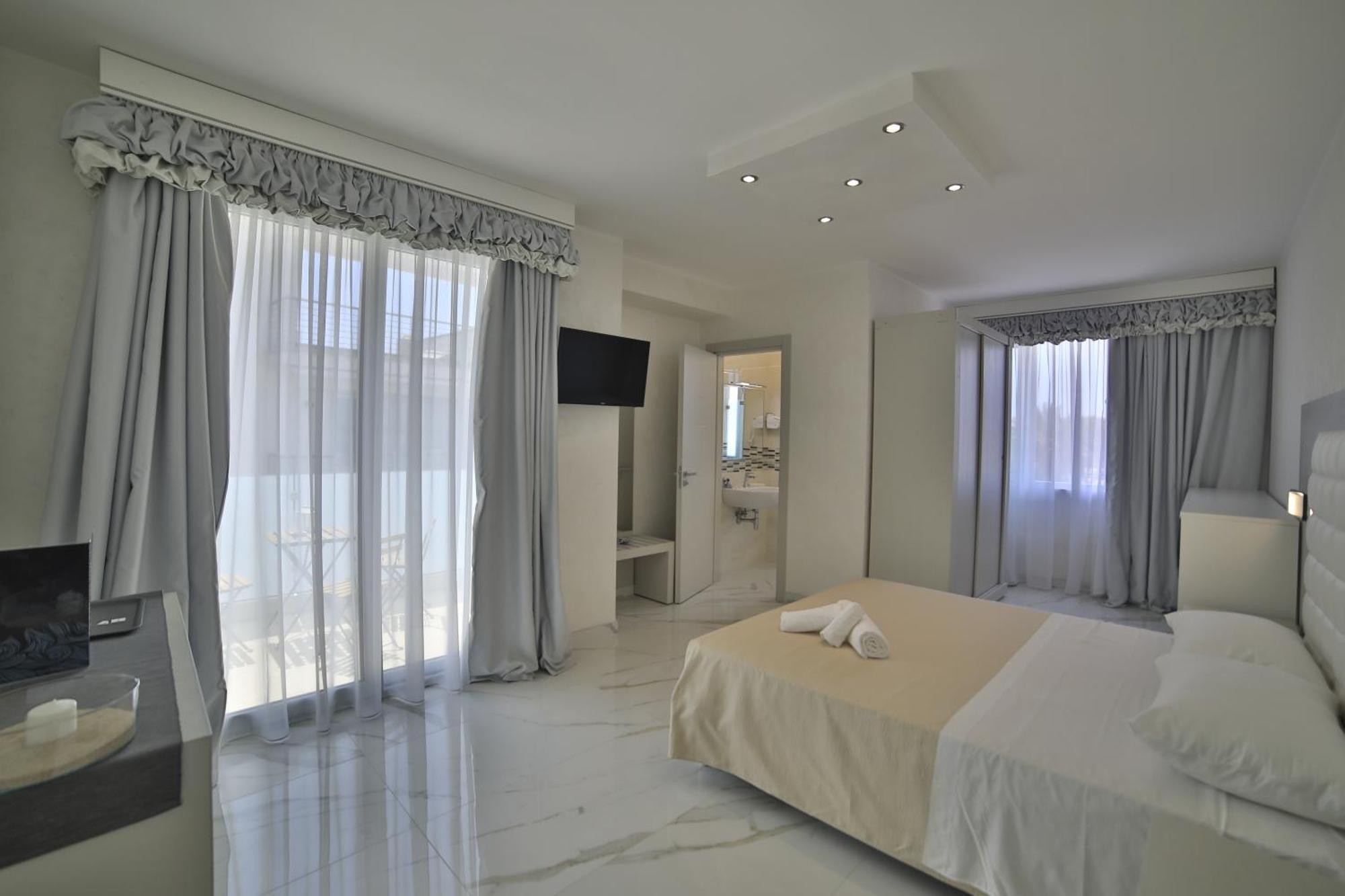 Riviera Luxury Rooms Порто-Чезарео Экстерьер фото