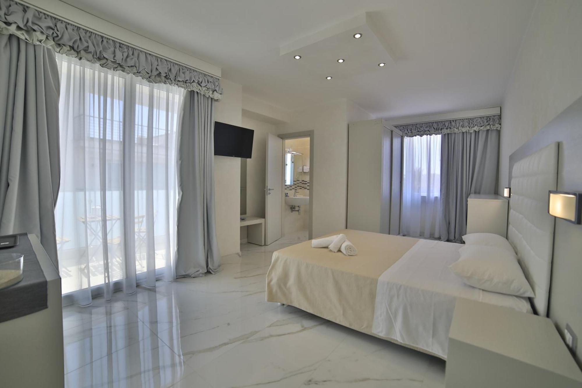 Riviera Luxury Rooms Порто-Чезарео Экстерьер фото