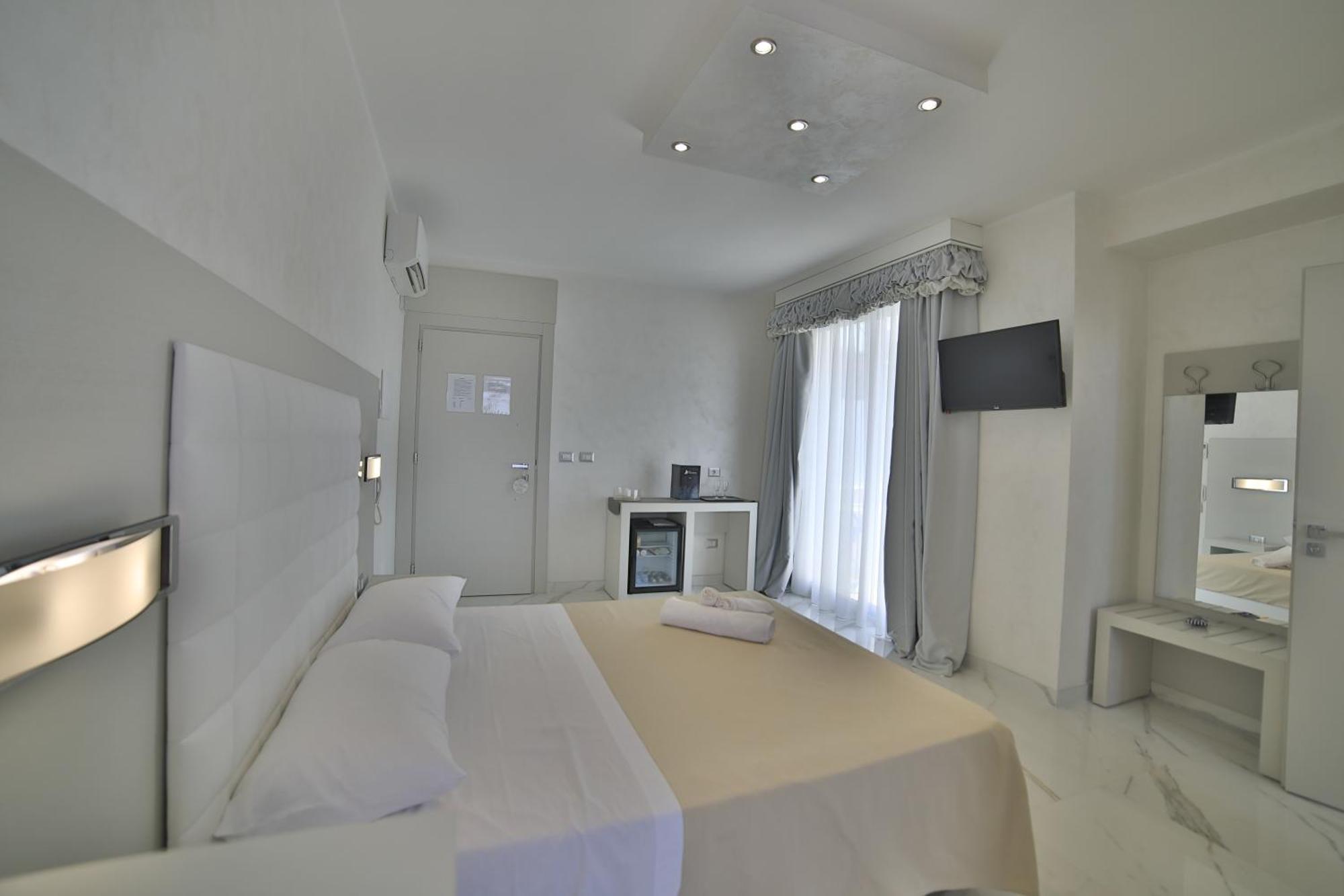 Riviera Luxury Rooms Порто-Чезарео Экстерьер фото