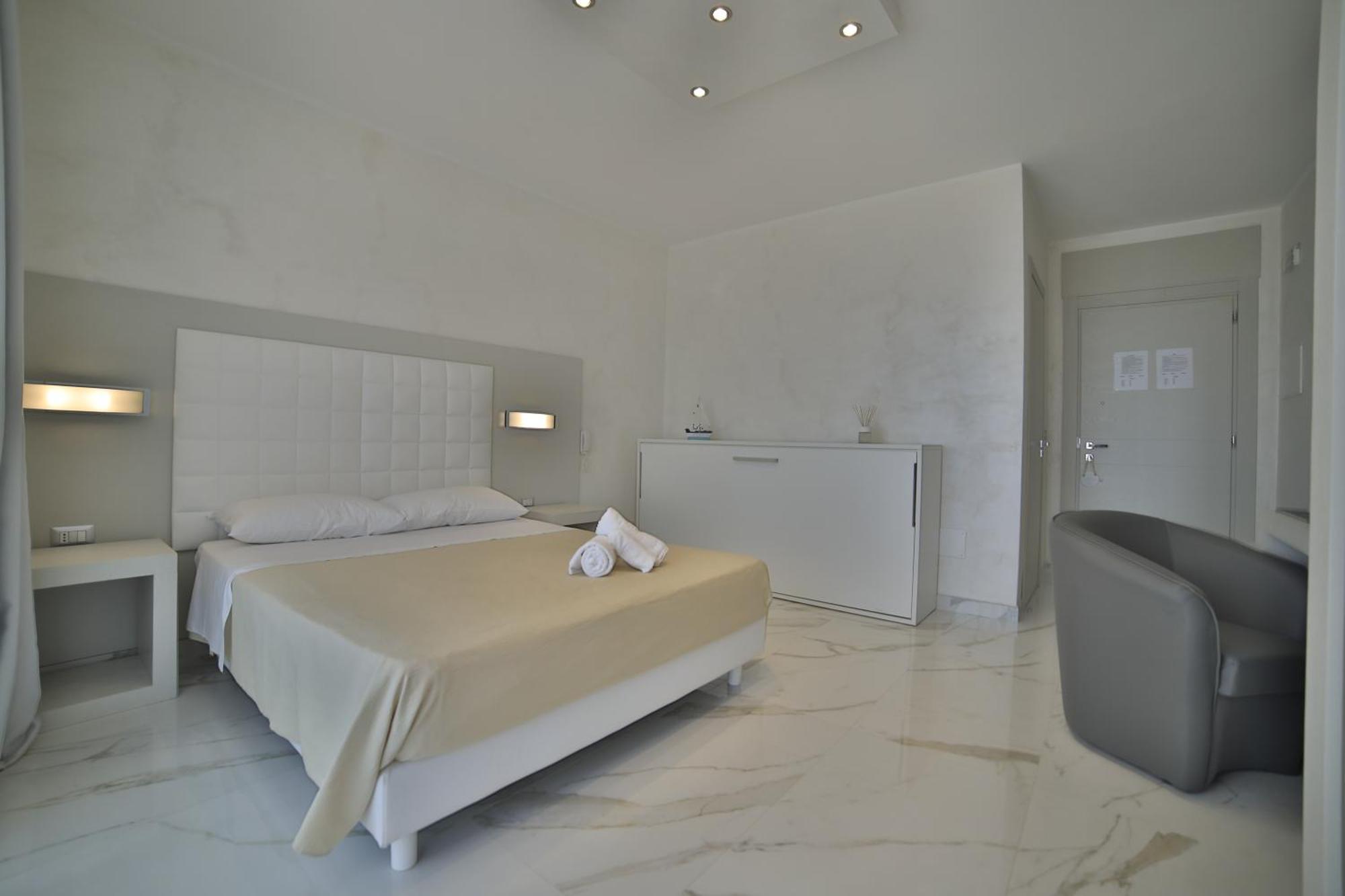 Riviera Luxury Rooms Порто-Чезарео Экстерьер фото
